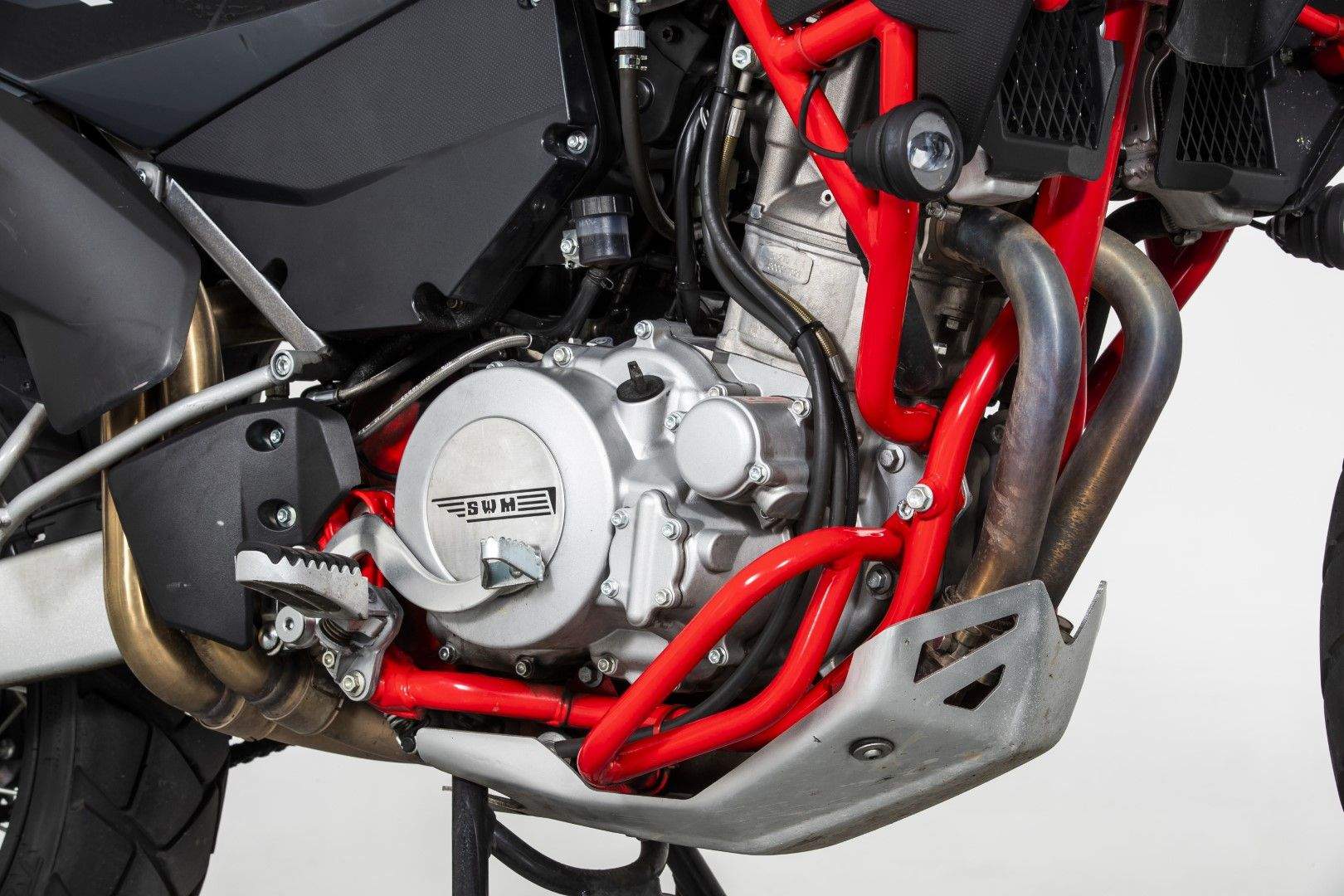 SWM Superdual T 2018. Fotos