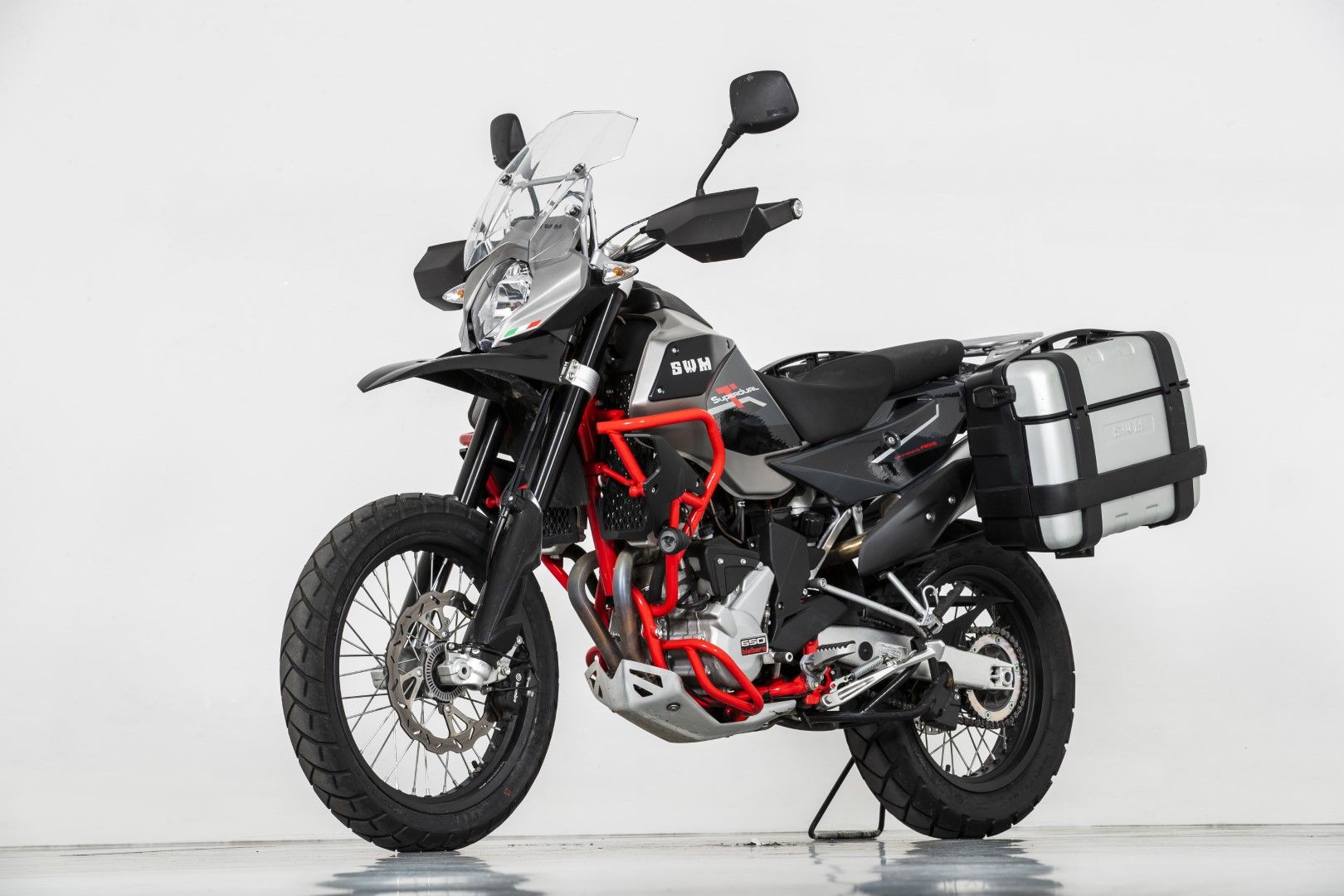 SWM Superdual T 2018. Fotos