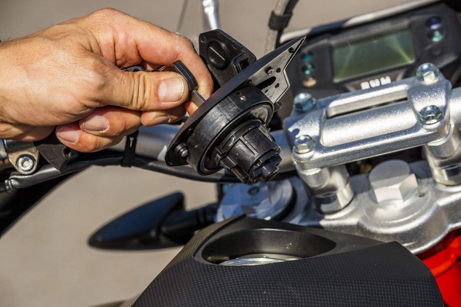 SWM Superdual T 2018. Fotos