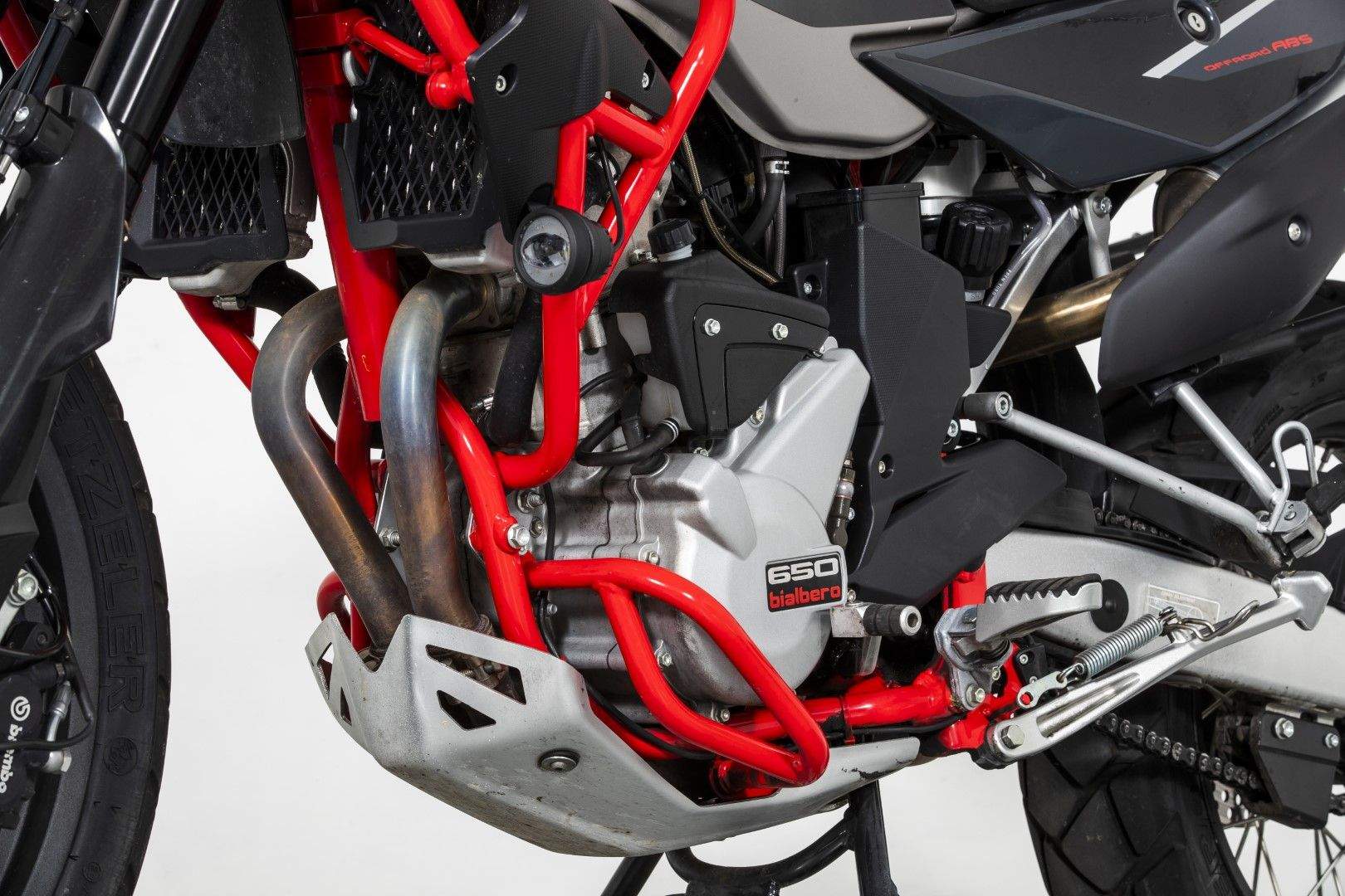 SWM Superdual T 2018. Fotos