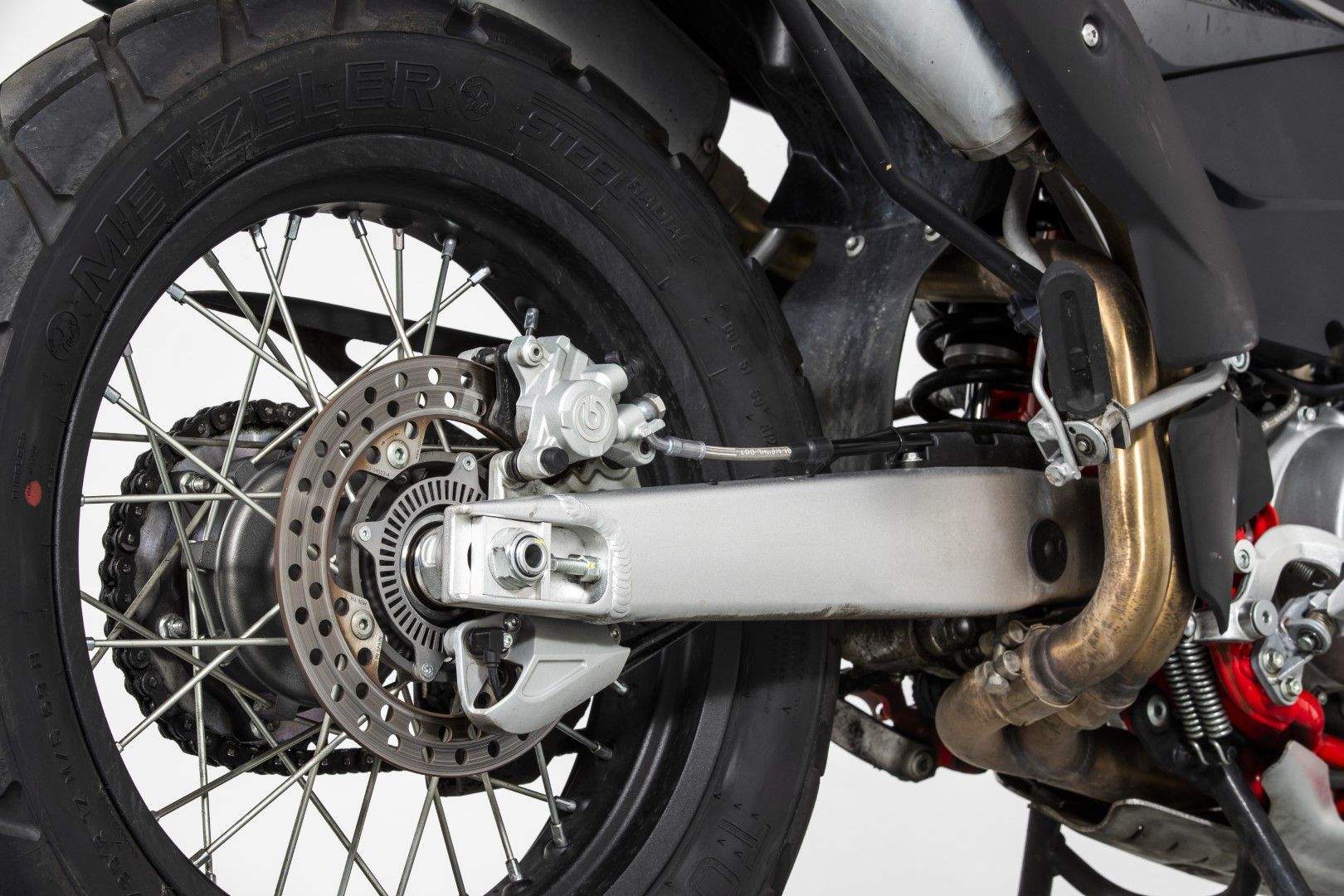 SWM Superdual T 2018. Fotos