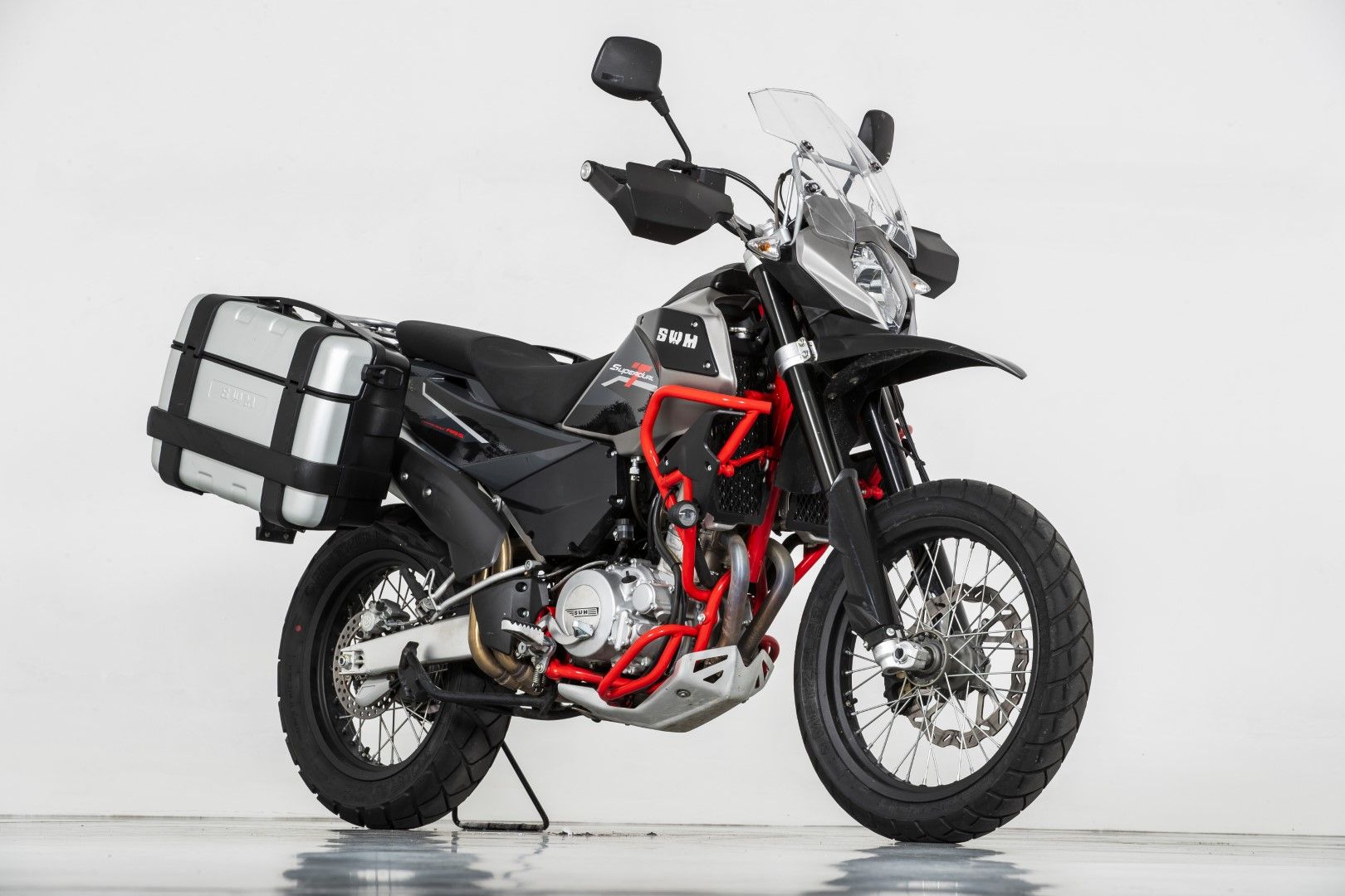 SWM Superdual T 2018. Fotos