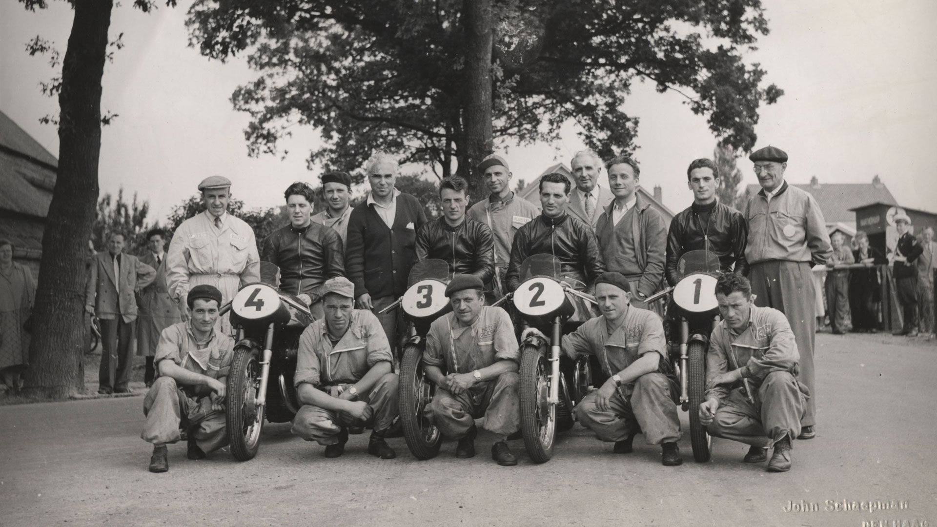 El equipo Gilera, la primera gran escudería del Mundial de 500.