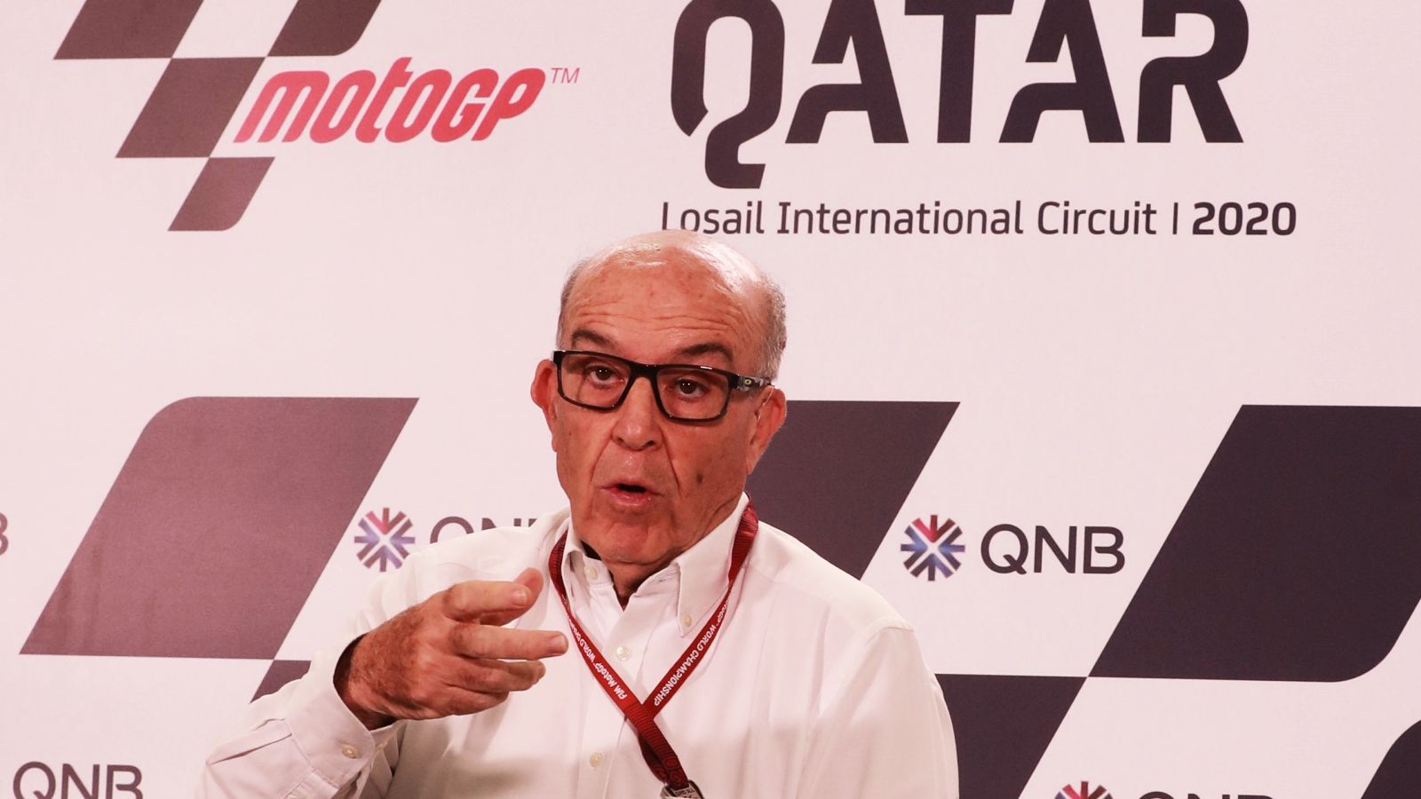 Carmelo Ezpeleta en el pasado GP de Qatar (Foto: Gold & Goose).
