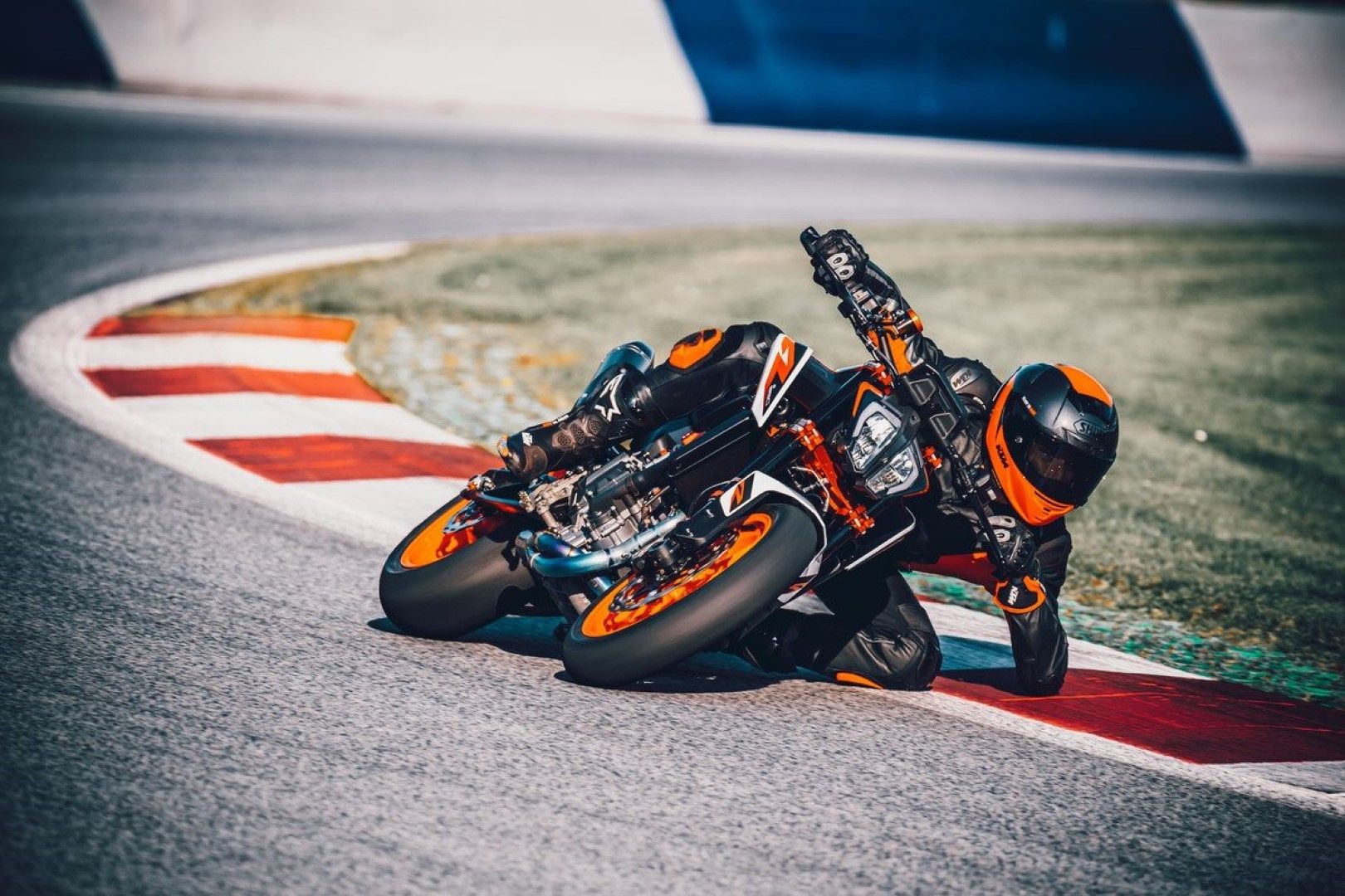 KTM 890 Duke R 2020. Fotos