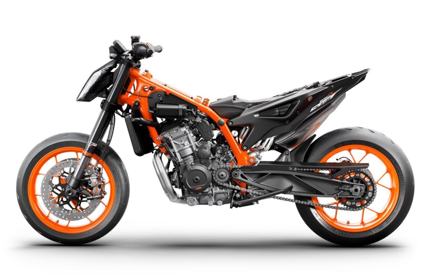 KTM 890 Duke R 2020. Fotos