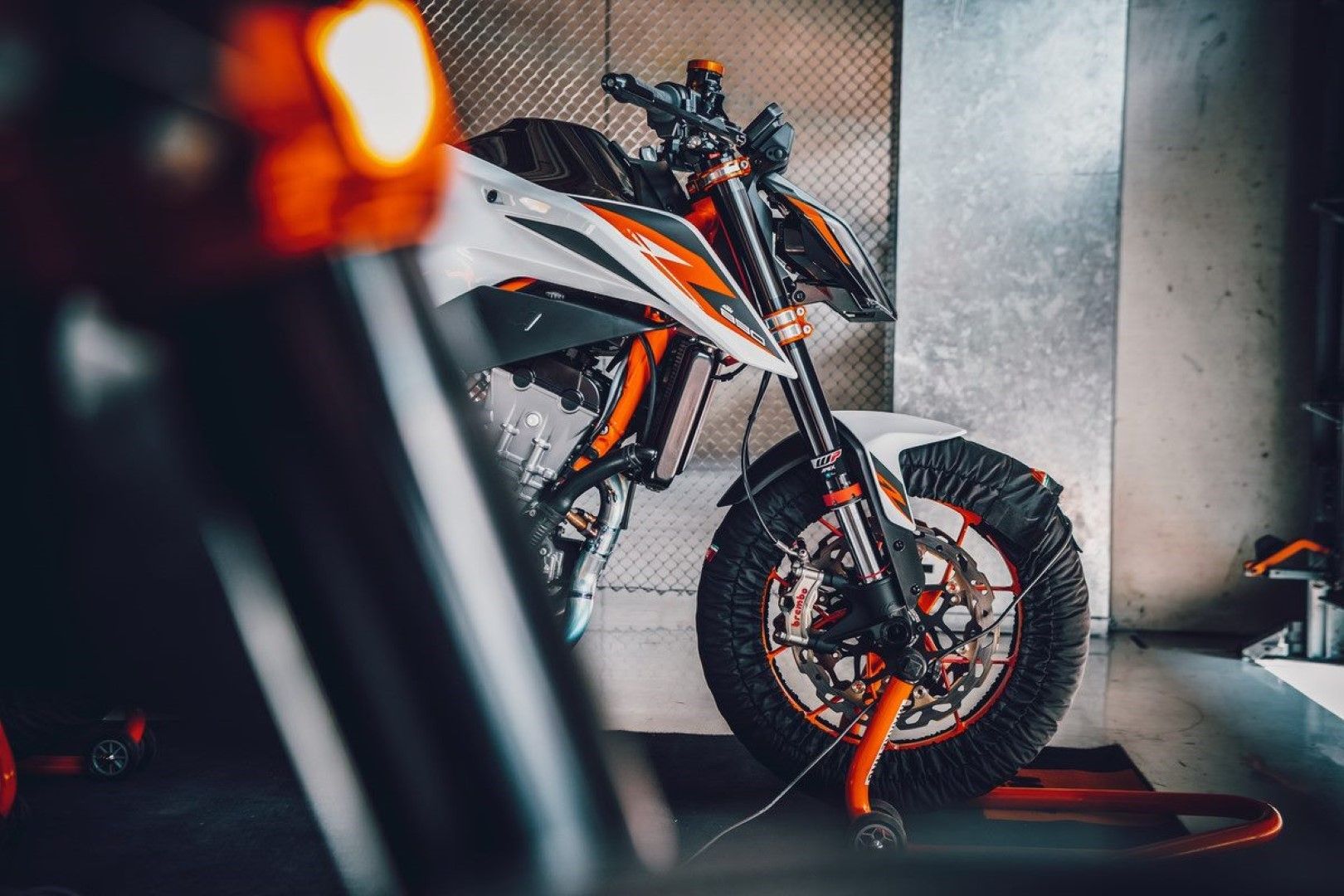 KTM 890 Duke R 2020. Fotos