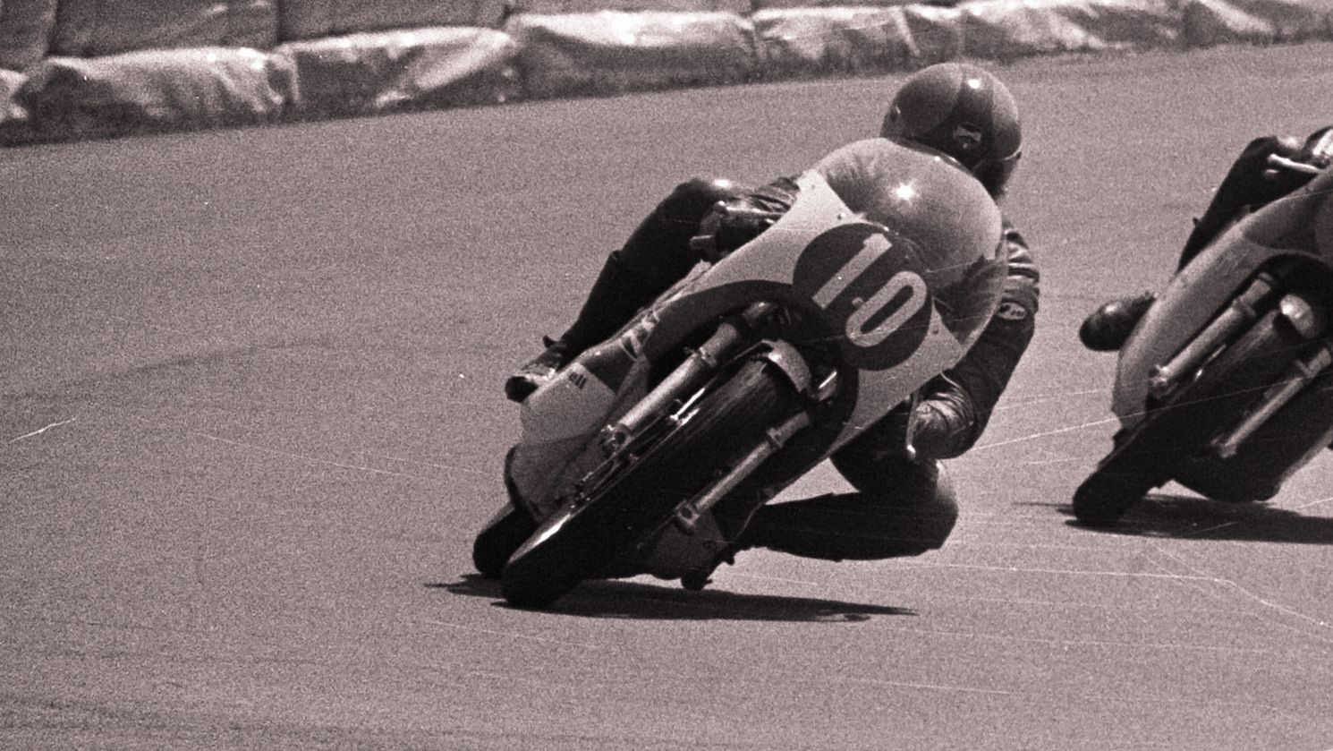 Teuvo Lansivuori en la carrera de 350cc del TT de Assen de 1973.