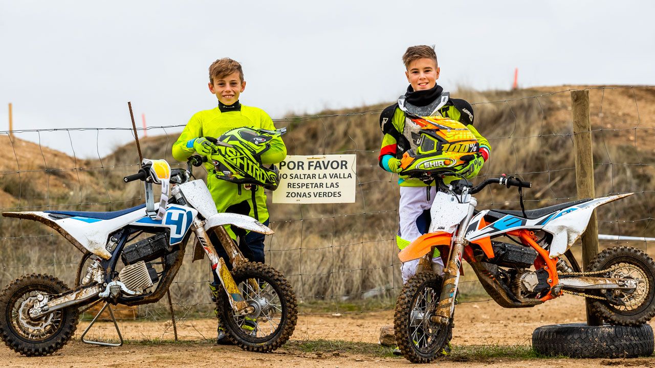 Husqvarna EE 5 y KTM SX-E 5 2020, prueba comparativa y fotos