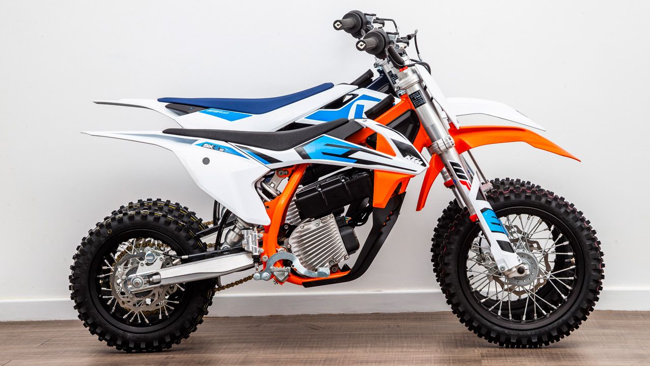 Husqvarna EE 5 y KTM SX-E 5 2020, prueba comparativa y fotos