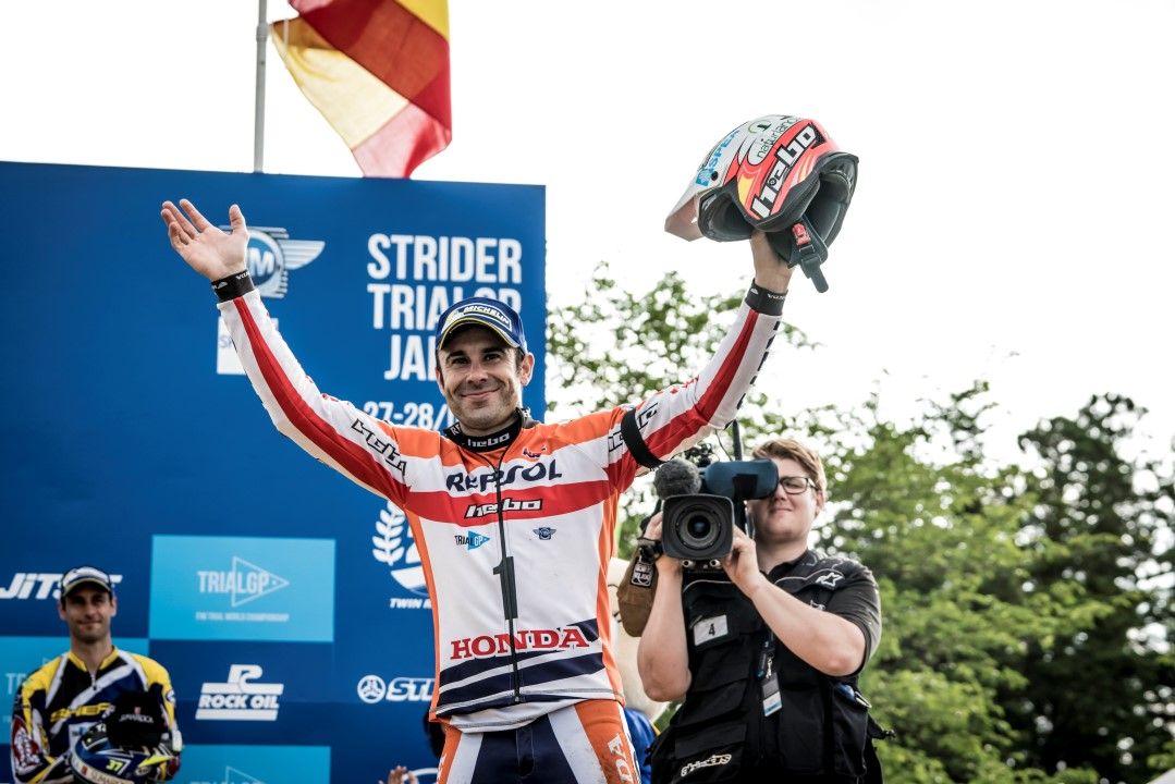 Galería de fotos pilotos Montesa Toni Bou y Pere Pi