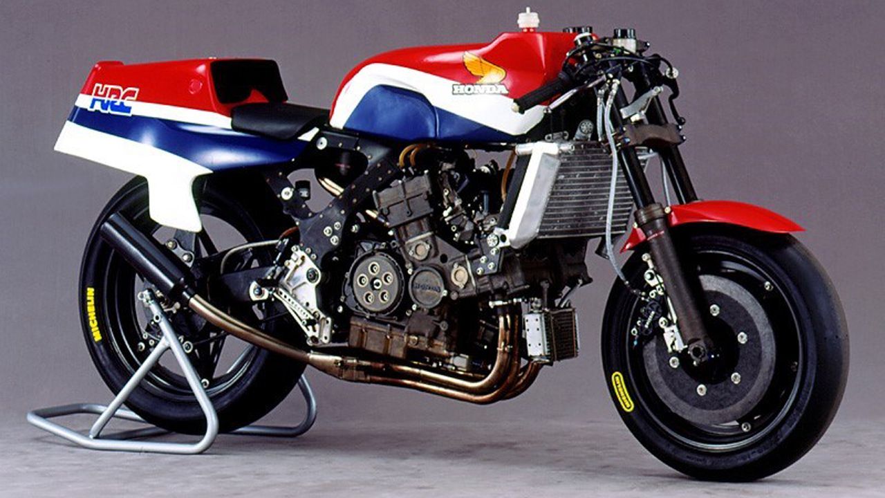 Innovación tecnológica en Honda (2). El motor V4