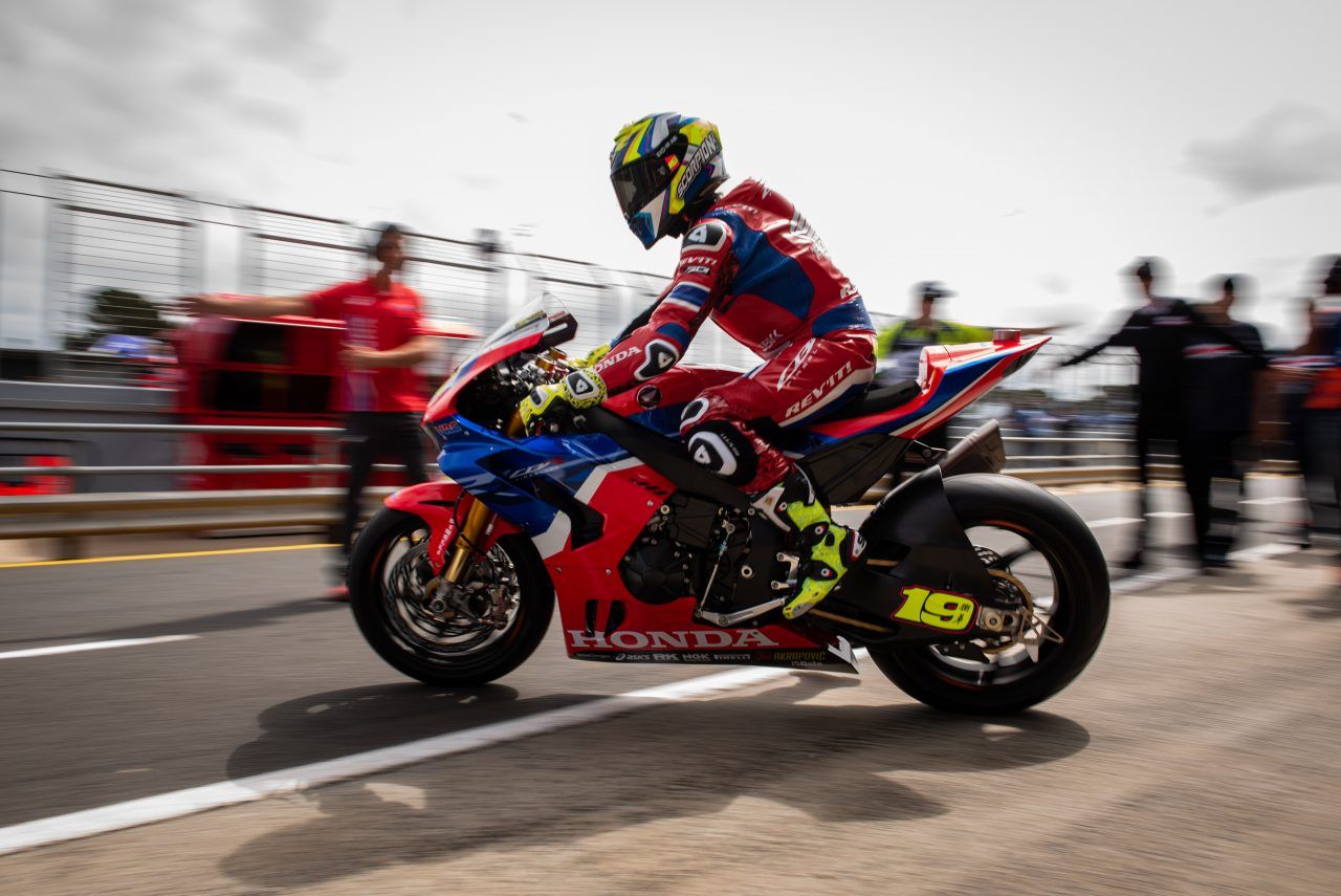 Equipo Honda HRC en Superbike con Álvaro Bautista y Leon Haslam