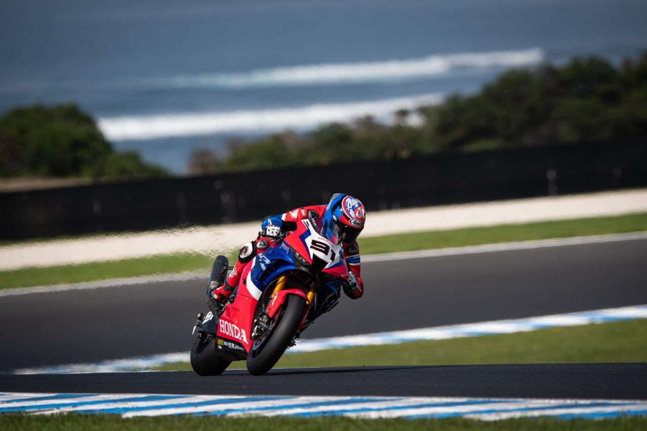 Equipo Honda HRC en Superbike con Álvaro Bautista y Leon Haslam