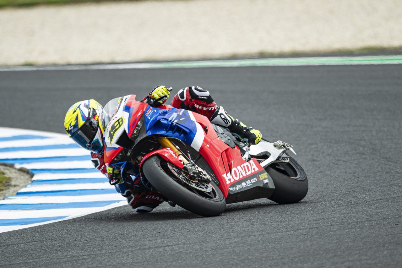Equipo Honda HRC en Superbike con Álvaro Bautista y Leon Haslam