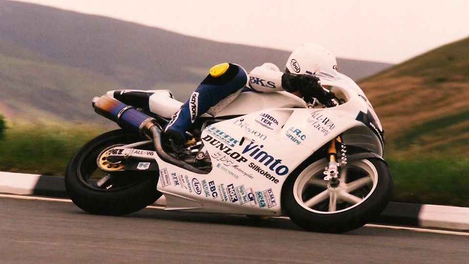Jason Griffiths en el TT del año 2000 (Foto: Chrysalis Racing Team).
