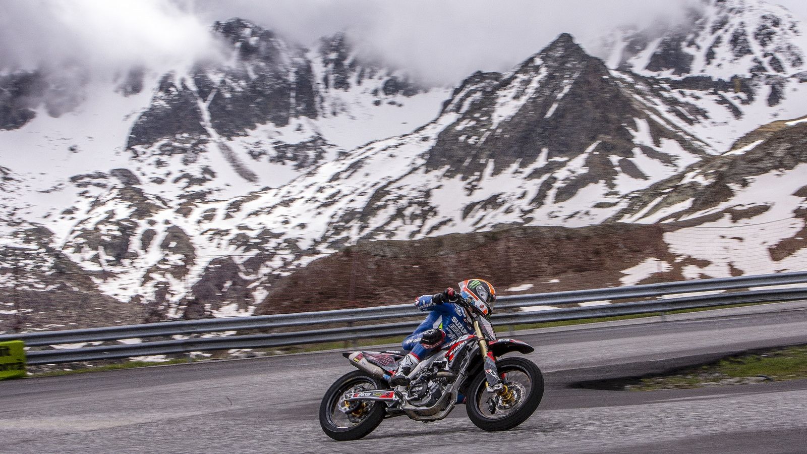 Álex Rins y Tito Rabat vuelven a entrenar en Andorra