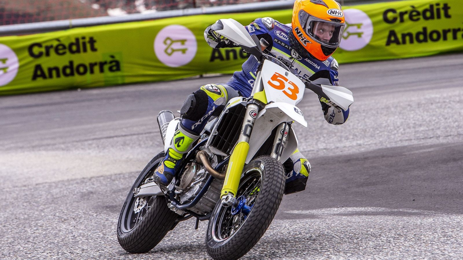 Álex Rins y Tito Rabat vuelven a entrenar en Andorra