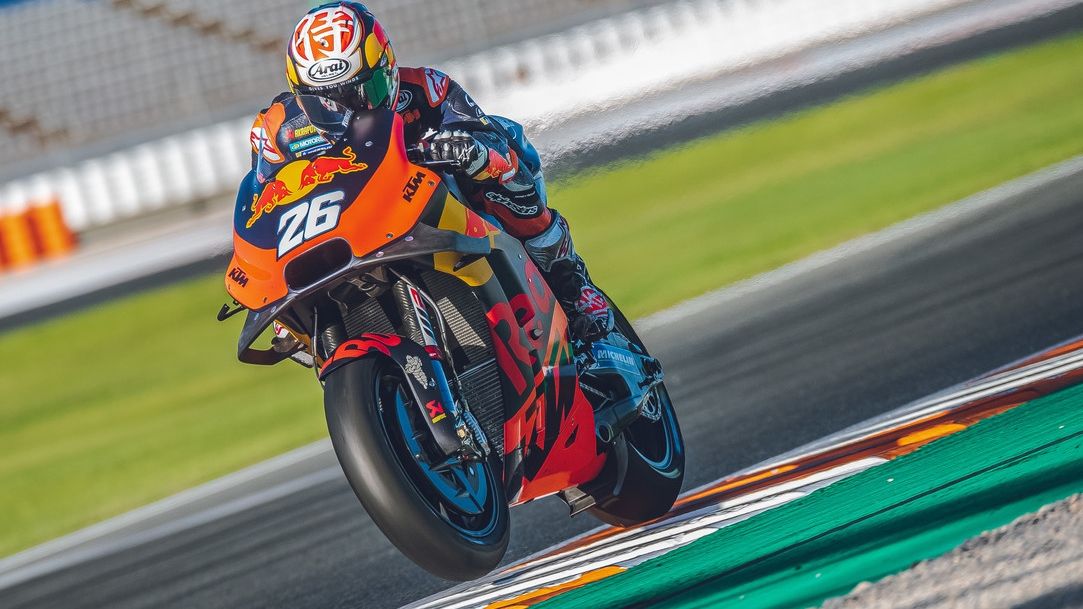 Dani Pedrosa con la KTM RC16 en los test de Valencia (Foto: KTM).