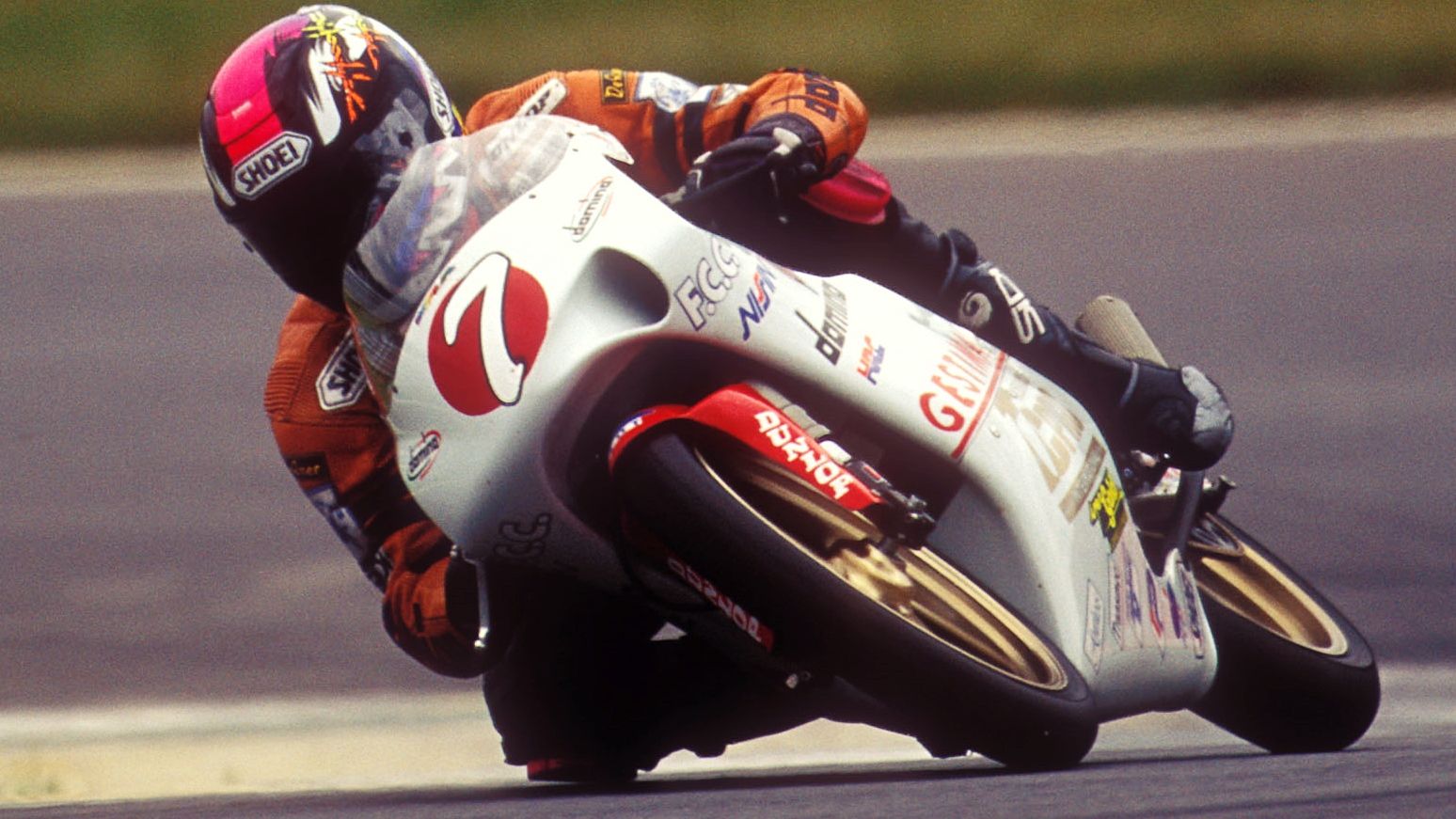 Noboru Ueda tuvo su mejor año en 1997, pero se encontró con un colosal Valentino Rossi (Foto: Gold & Goose).