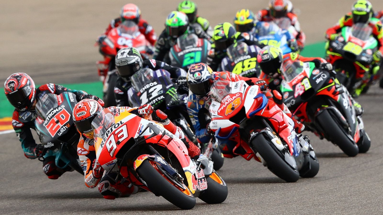 Marc Márquez lidera la carrera del año pasado en Motorland Aragón (Fotos: Gold & Goose).