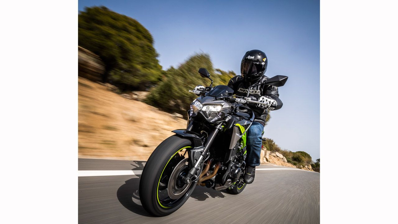Comparativa naked 900: BMW F 900 R, Kawasaki Z900 y Yamaha MT-09