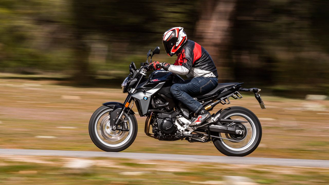 Comparativa naked 900: BMW F 900 R, Kawasaki Z900 y Yamaha MT-09