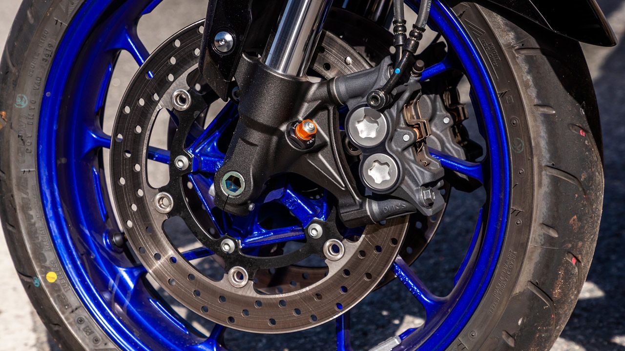 Comparativa naked 900: BMW F 900 R, Kawasaki Z900 y Yamaha MT-09