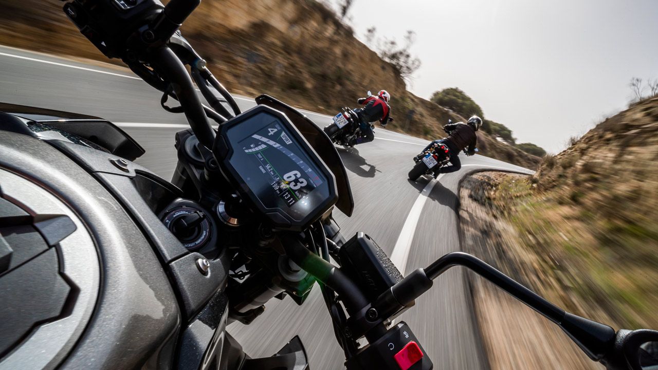 Comparativa naked 900: BMW F 900 R, Kawasaki Z900 y Yamaha MT-09