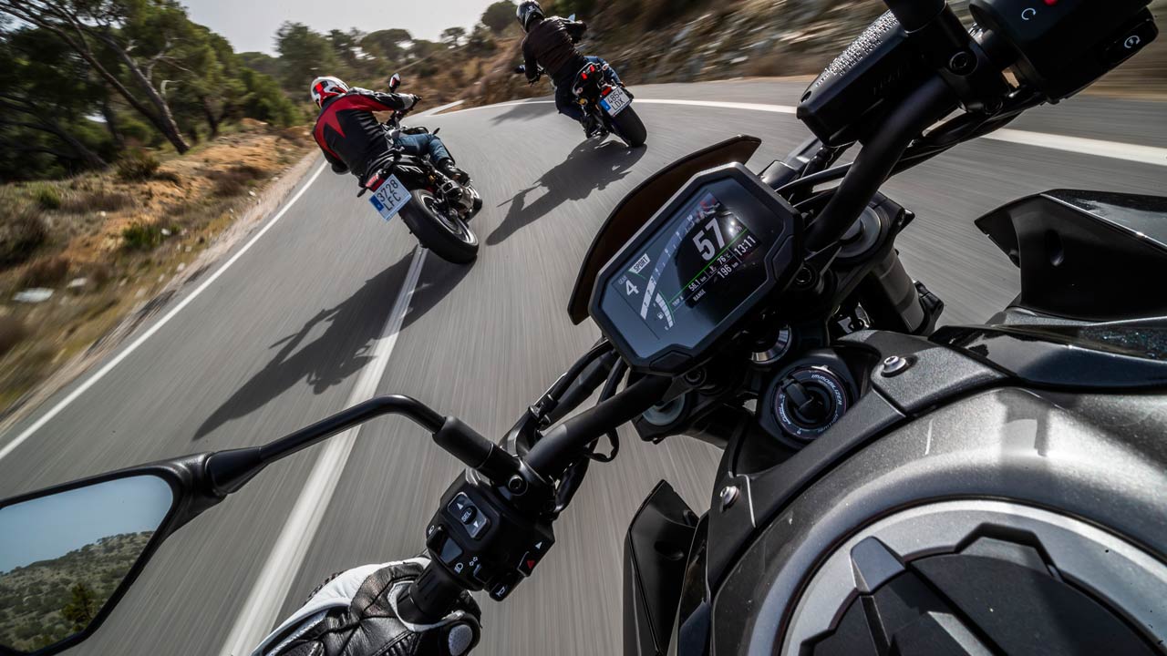 Comparativa naked 900: BMW F 900 R, Kawasaki Z900 y Yamaha MT-09
