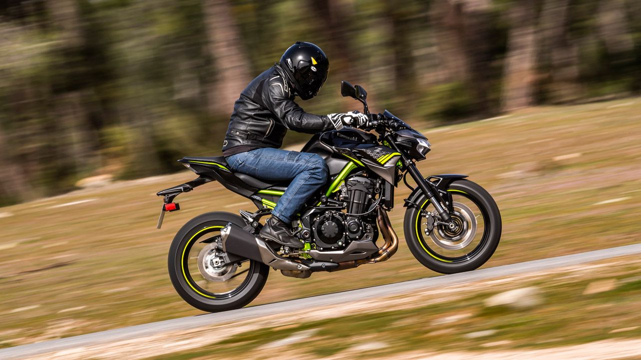 Comparativa naked 900: BMW F 900 R, Kawasaki Z900 y Yamaha MT-09