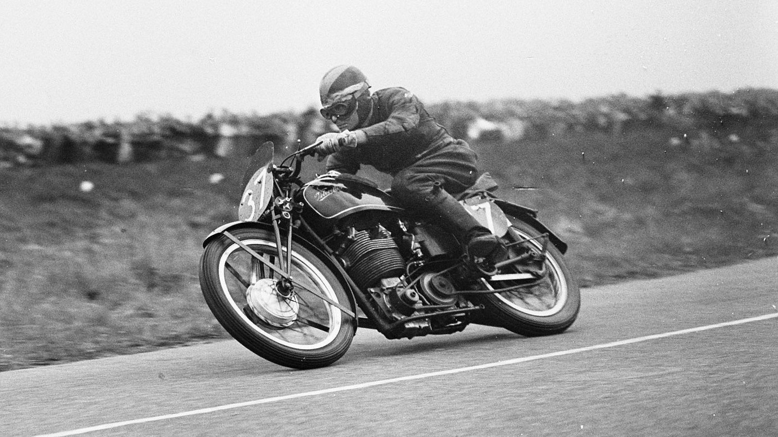 Freddie Frith fue uno de los últimos ganadores del GP de Europa cuando otorgaba el título continental (Fotos: Wiki Commons / Gold & Goose).