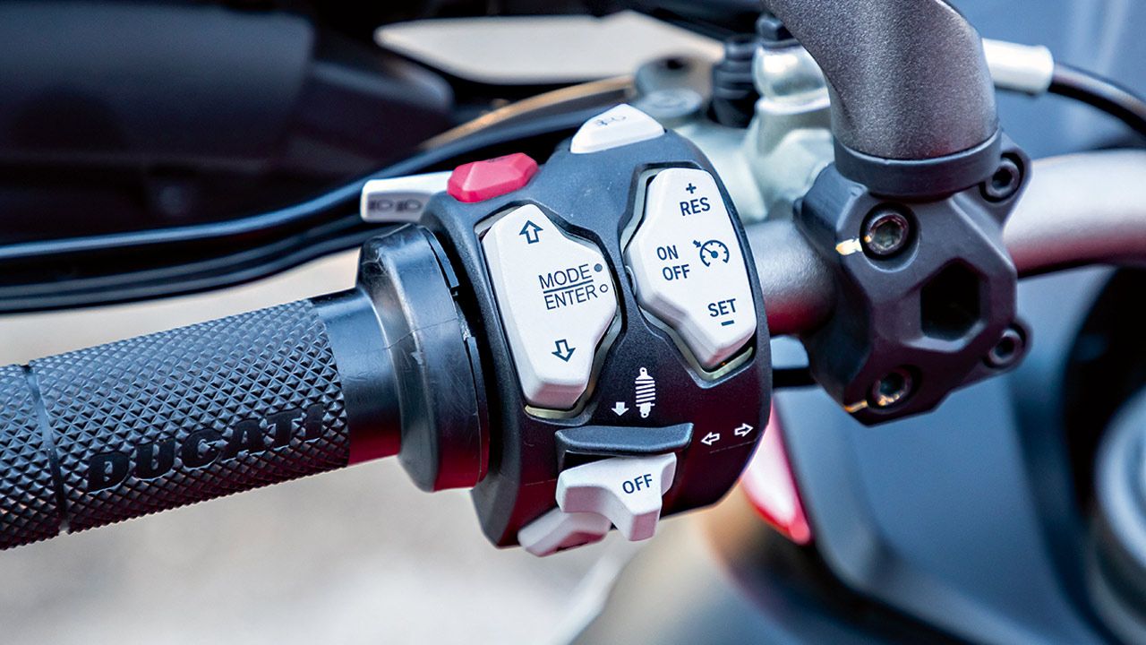 Comparativa maxitrail off road: BMW R 1250 GS Adventure HP y Ducati Multistrada 1260 Enduro