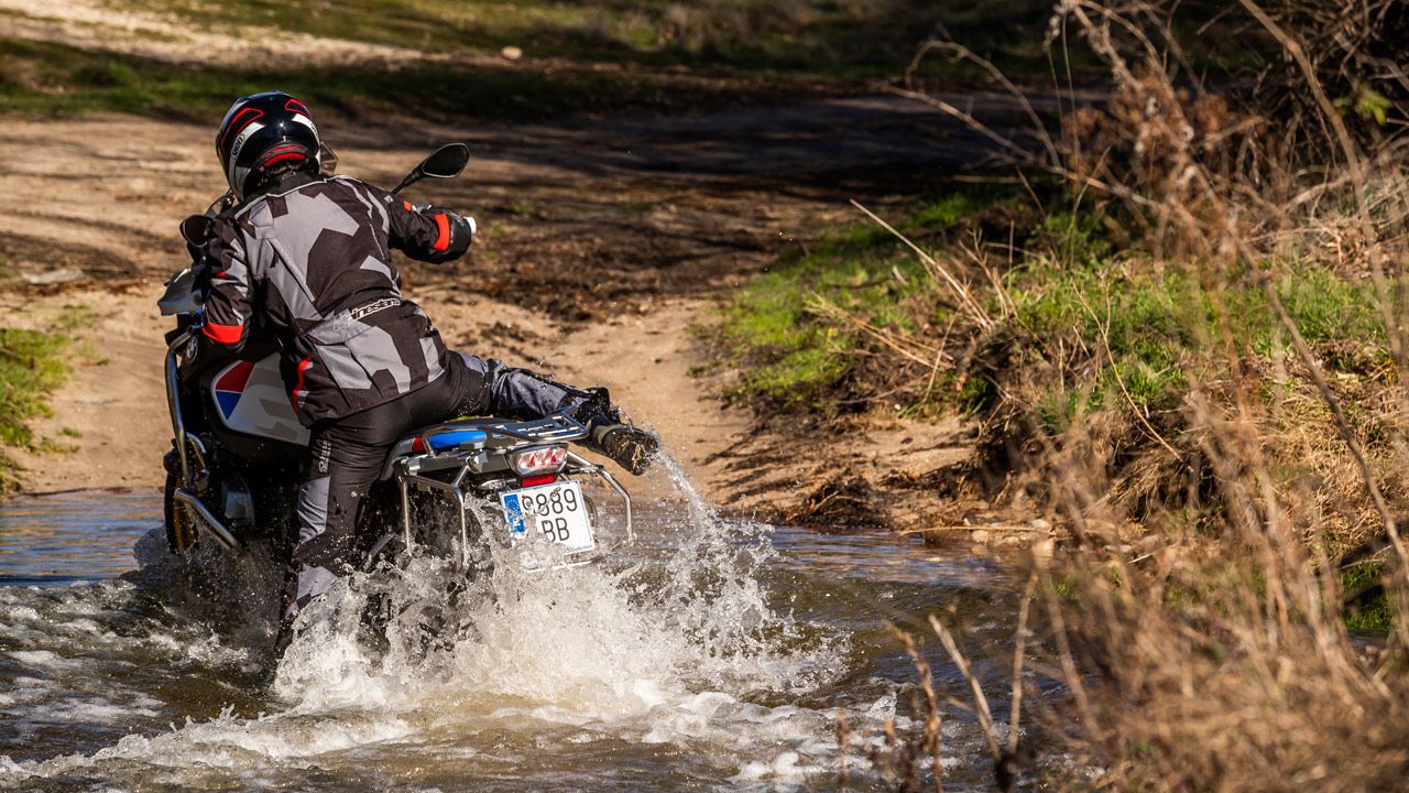 Comparativa maxitrail off road: BMW R 1250 GS Adventure HP y Ducati Multistrada 1260 Enduro