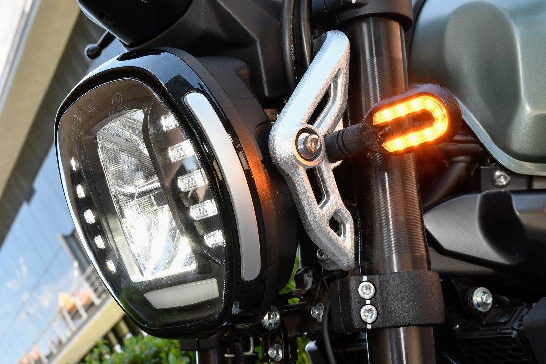 Gama Voge 300 AC, R y RR