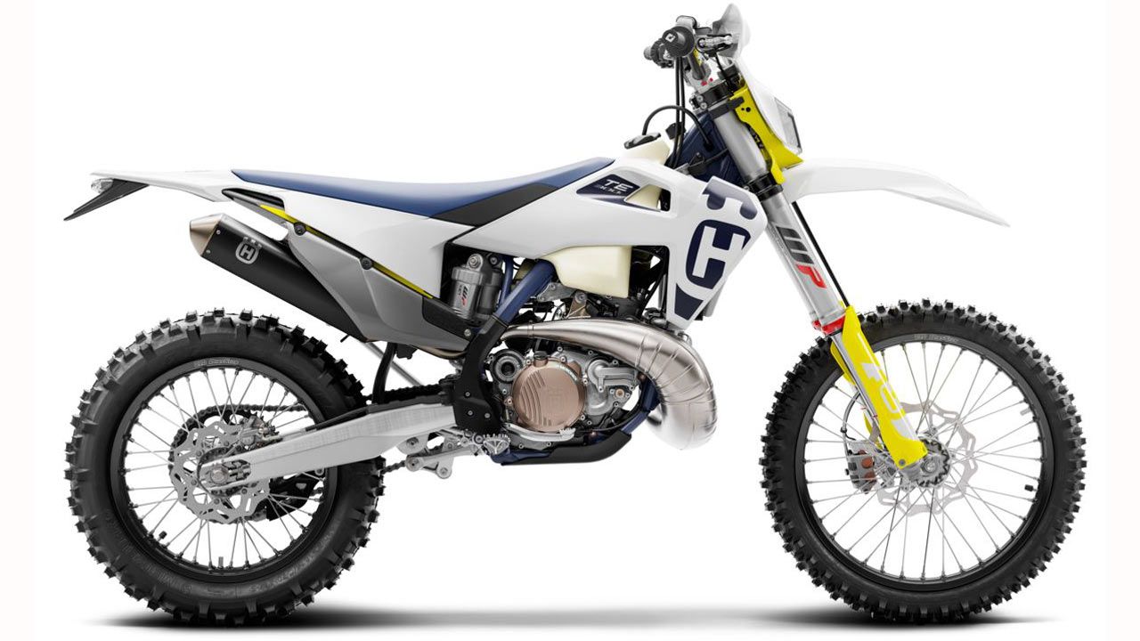 Comparativa enduro 2T: Husqvarna TE 300 i 2020 y KTM 250 EXC TPI 2020