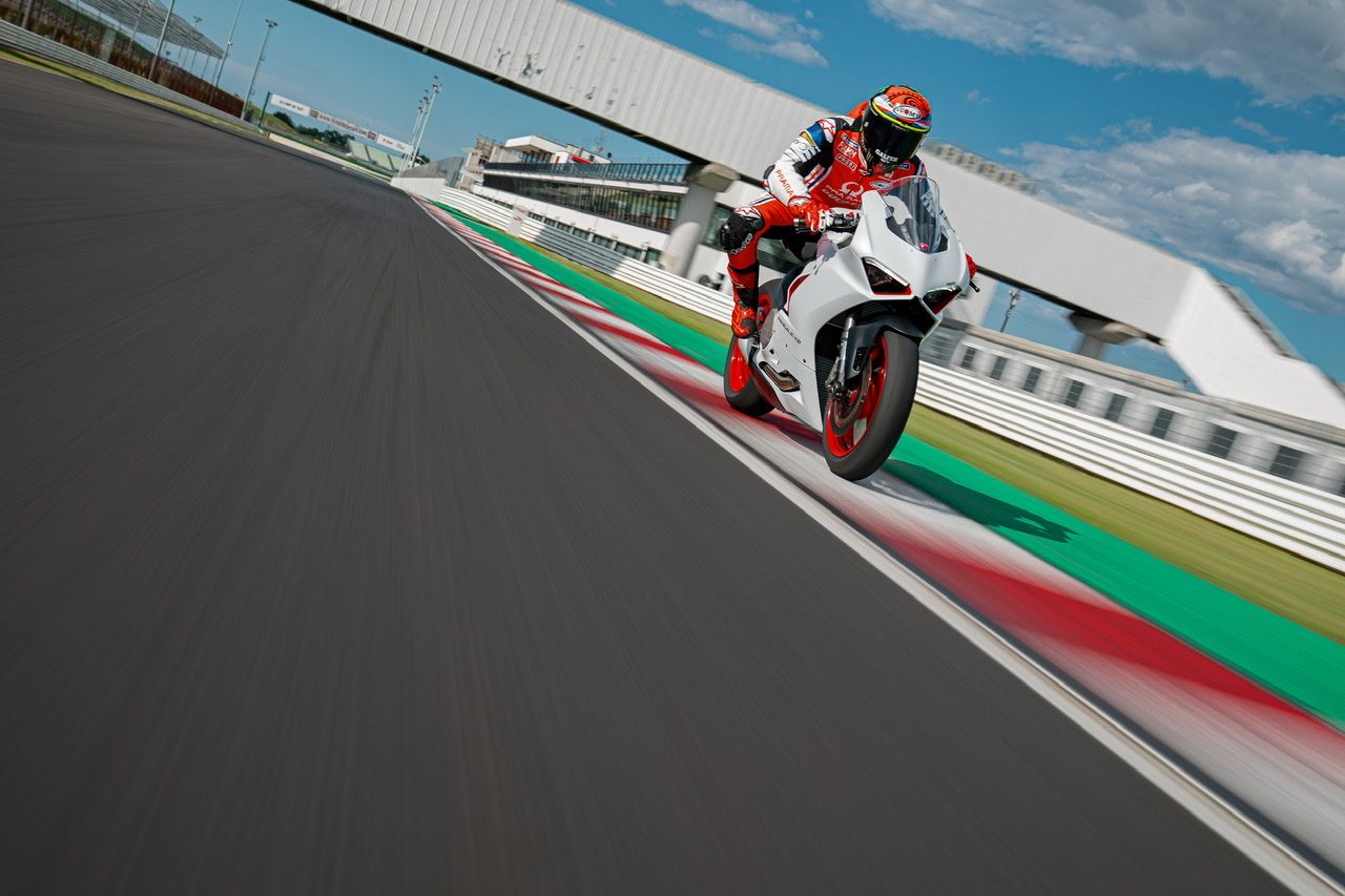 Ducati Panigale V2 “White Rosso”