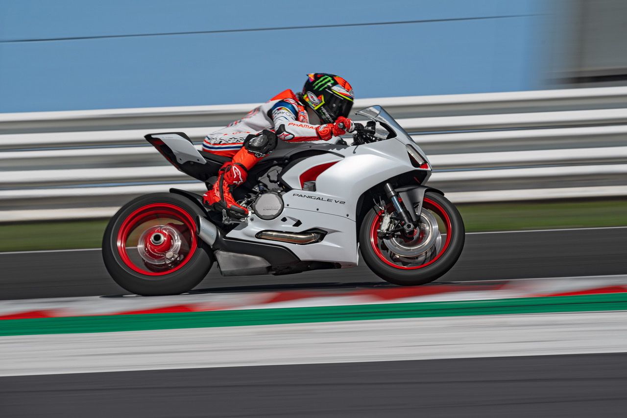 Ducati Panigale V2 “White Rosso”