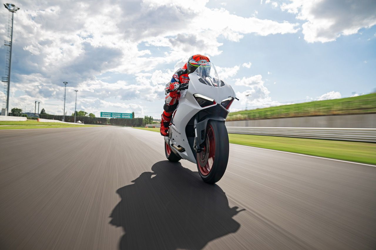 Ducati Panigale V2 “White Rosso”