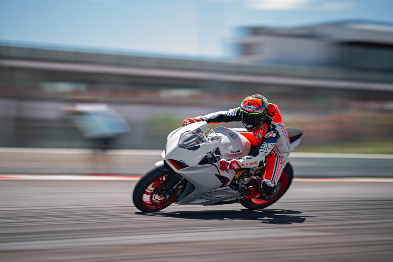 Ducati Panigale V2 “White Rosso”