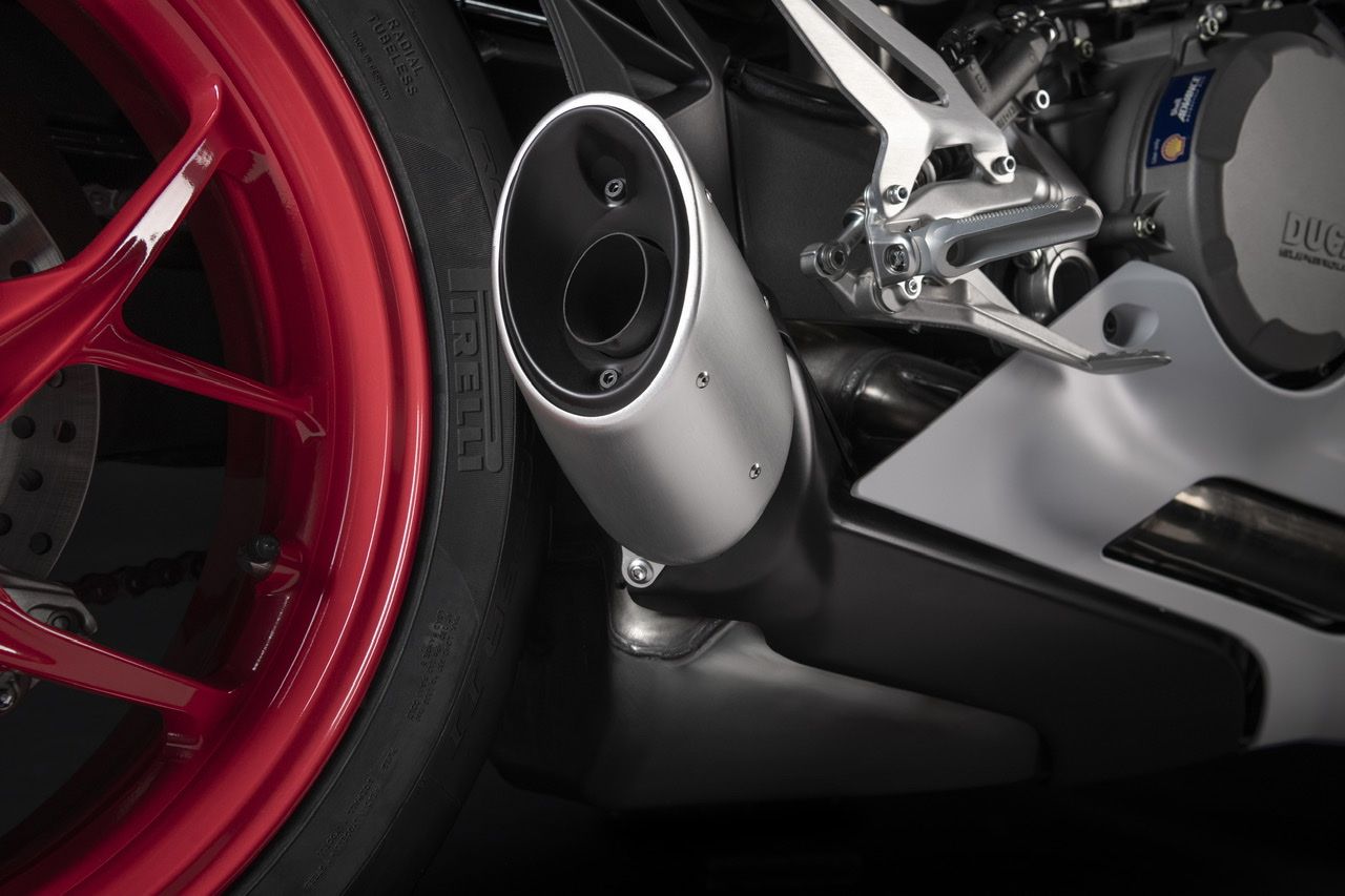 Ducati Panigale V2 “White Rosso”