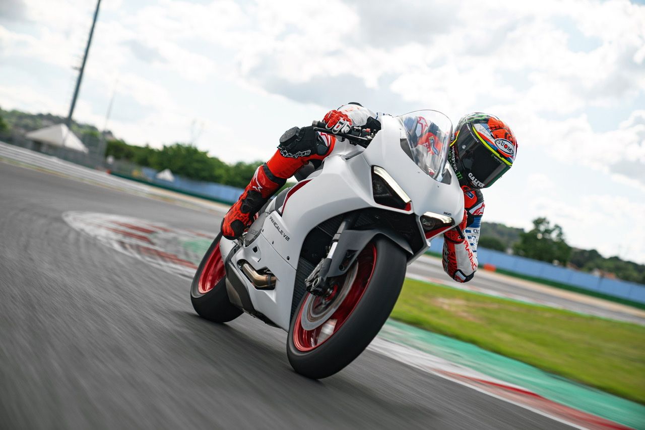 Ducati Panigale V2 “White Rosso”