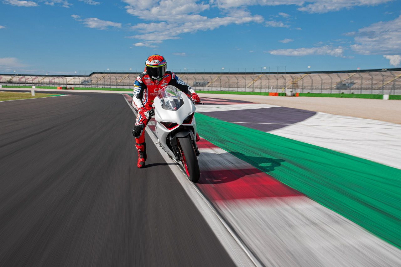 Ducati Panigale V2 “White Rosso”