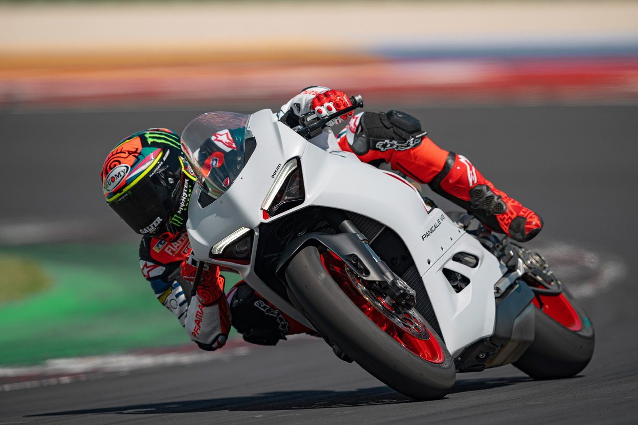 Ducati Panigale V2 “White Rosso”