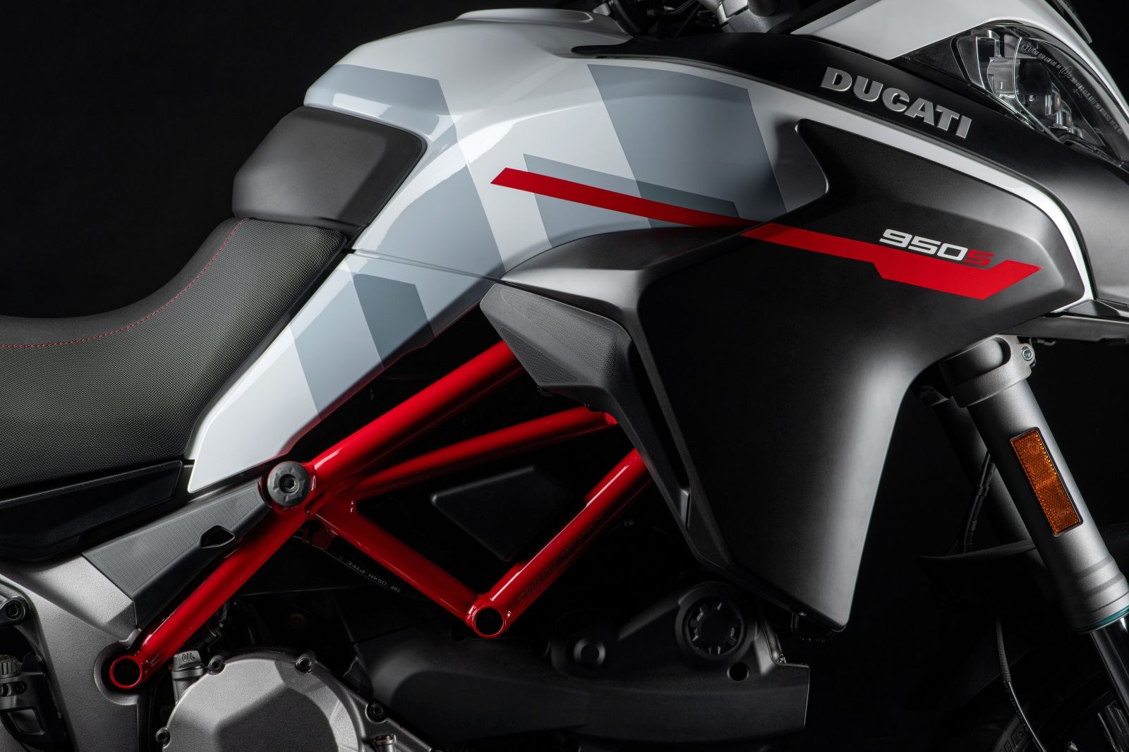 Ducati Multistrada 950 S 2021 GP White