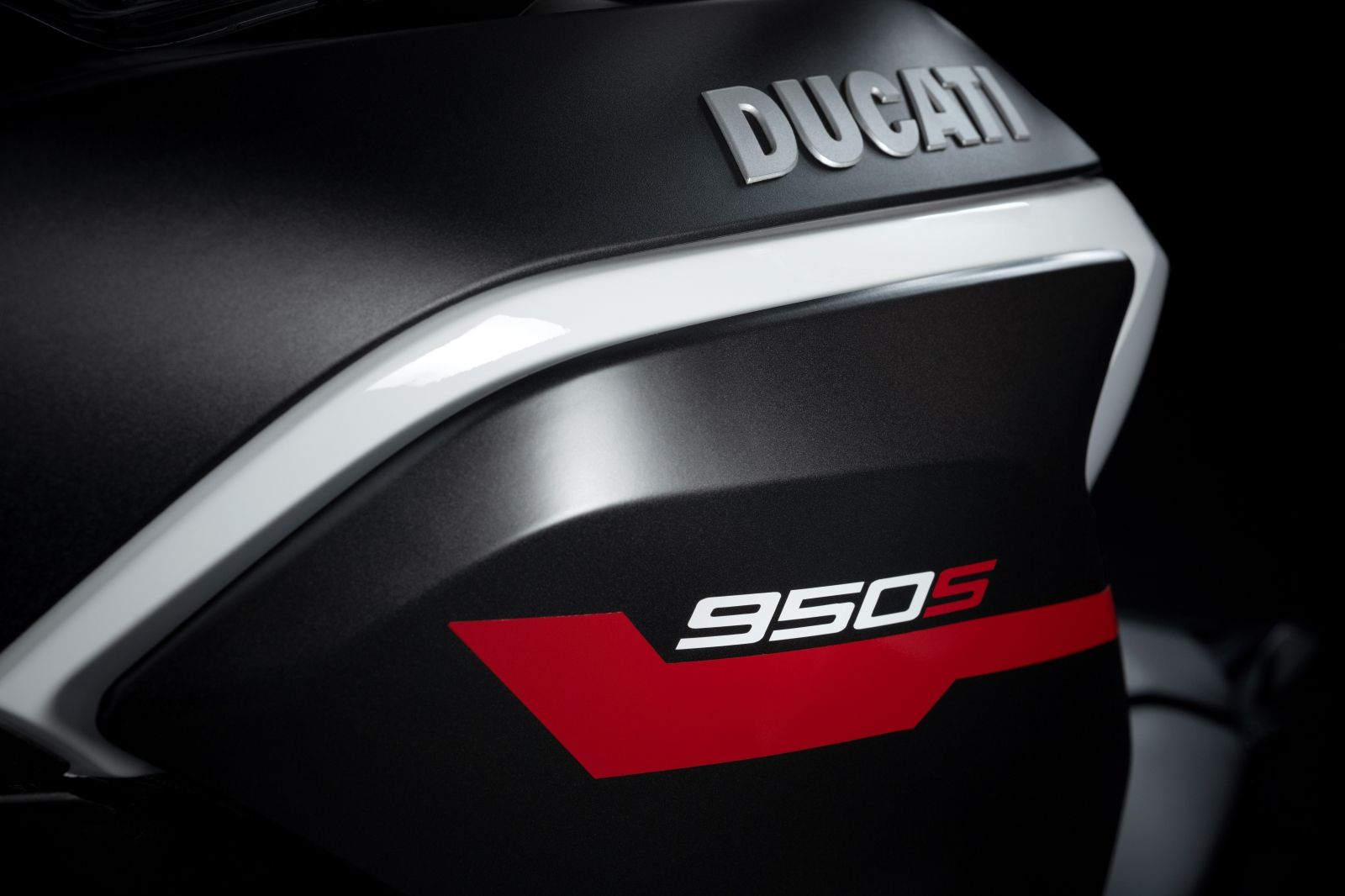 Ducati Multistrada 950 S 2021 GP White