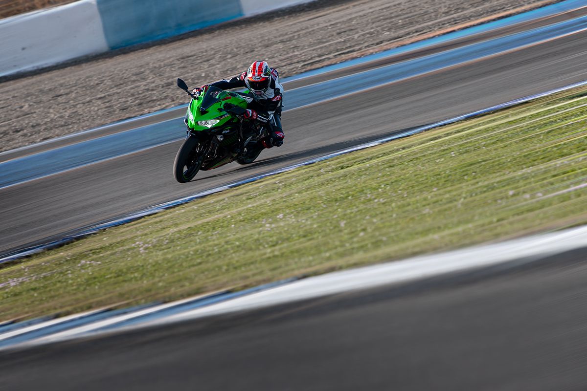 Kawasaki Ninja ZX-25R 2020 y ZX-25R ABS SE
