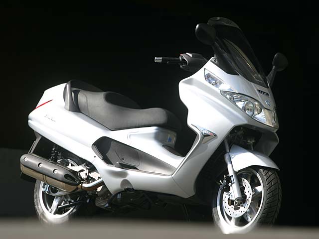 Presentación novedades gama Piaggio 2006