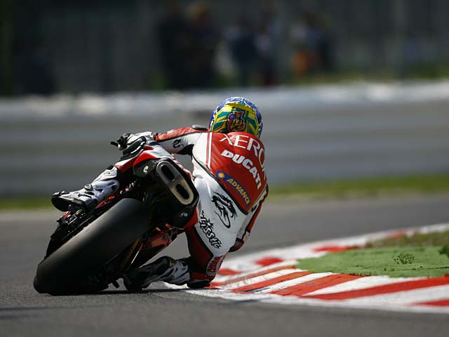 Bayliss impone su ley