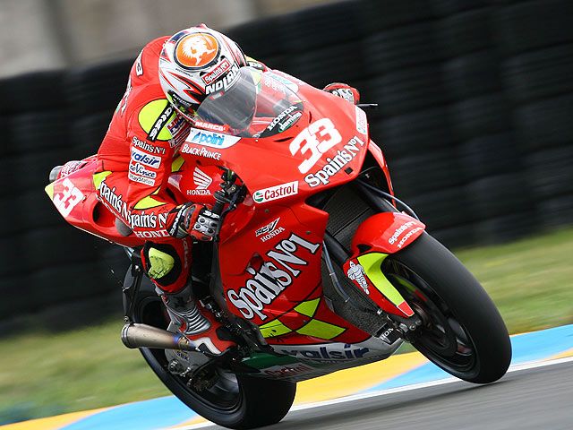 Melandri gana, Pedrosa tercero